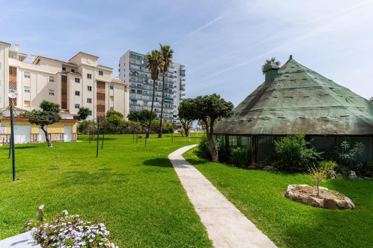 Mi Casa De La Playa -Estudio Frente Al Mar- Apartment Benalmadena Bagian luar foto